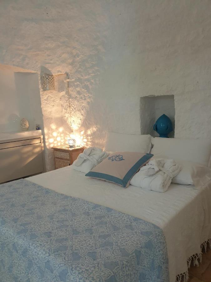 Trullisia Bed And Breakfast Alberobello Exterior foto